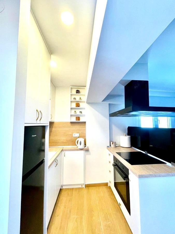 Iris Luxury House Apartment Agioi Deka  Bagian luar foto